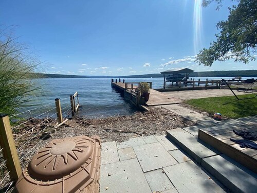 Lake Living w/ Salt Water Hot Tub
