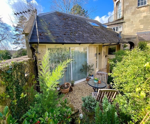 Delightful Cottage Sydney Gardens private parking - Pass the Keys