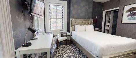 1 bedroom, desk, iron/ironing board, WiFi