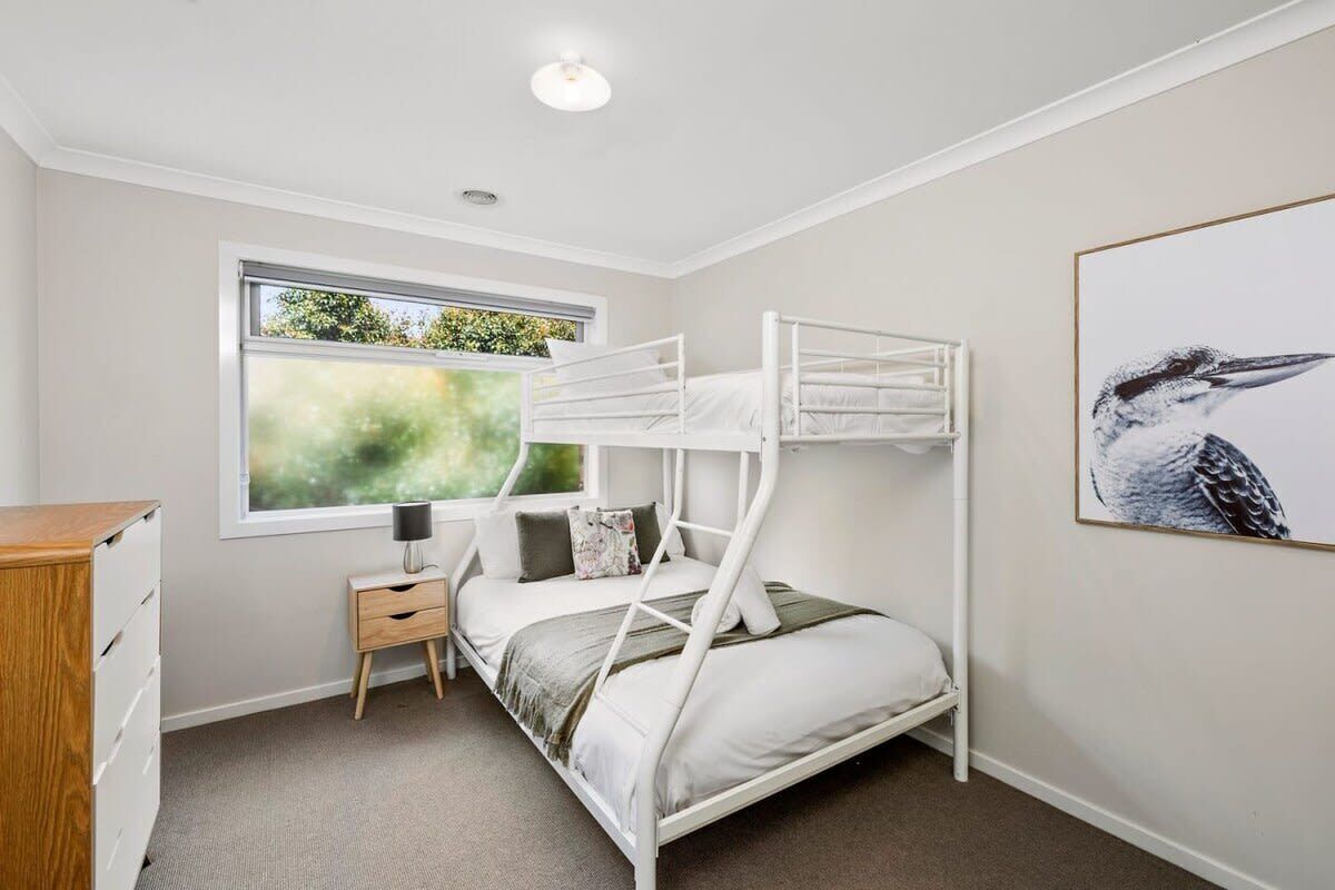 5 Schlafzimmer, Schreibtisch, Bügeleisen/Bügelbrett, Reisekinderbett