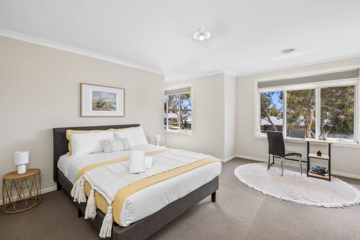 5 bedrooms, desk, iron/ironing board, travel cot