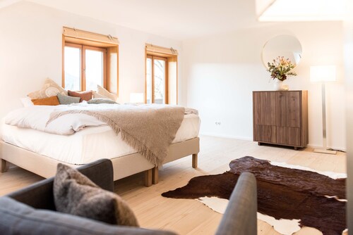 Wunderschönes Ferienhaus in großer Parkanlage mit Bergblicken