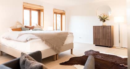 Wunderschönes Ferienhaus in großer Parkanlage mit Bergblicken