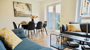 City House | Living area - SA Today Taunton Fibre Wi-Fi Netflix (Taunton)