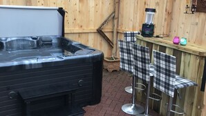 Property grounds - Lovely 5-bed House in Laurencekirk (Laurencekirk)