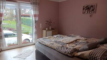 3 bedrooms, WiFi, bed sheets