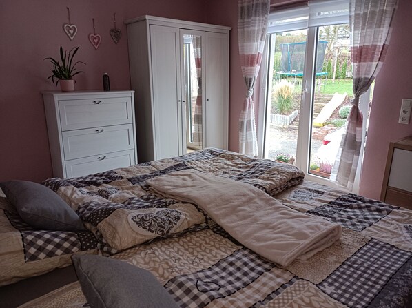 3 bedrooms, WiFi, bed sheets