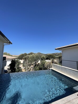 Outdoor pool - Magnificent villa with private pool (monticello)