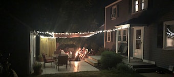 In-Town Kennebunk - walk to mult cafes/restaurants/shops! Beaches 6 mins away!