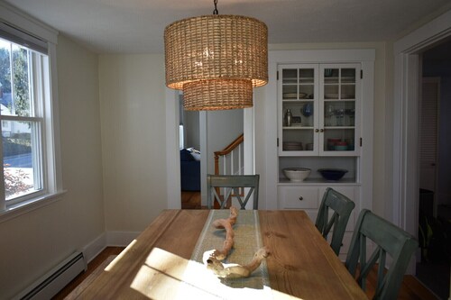 In-Town Kennebunk - walk to cafes/restaurants/shops, beaches minutes away