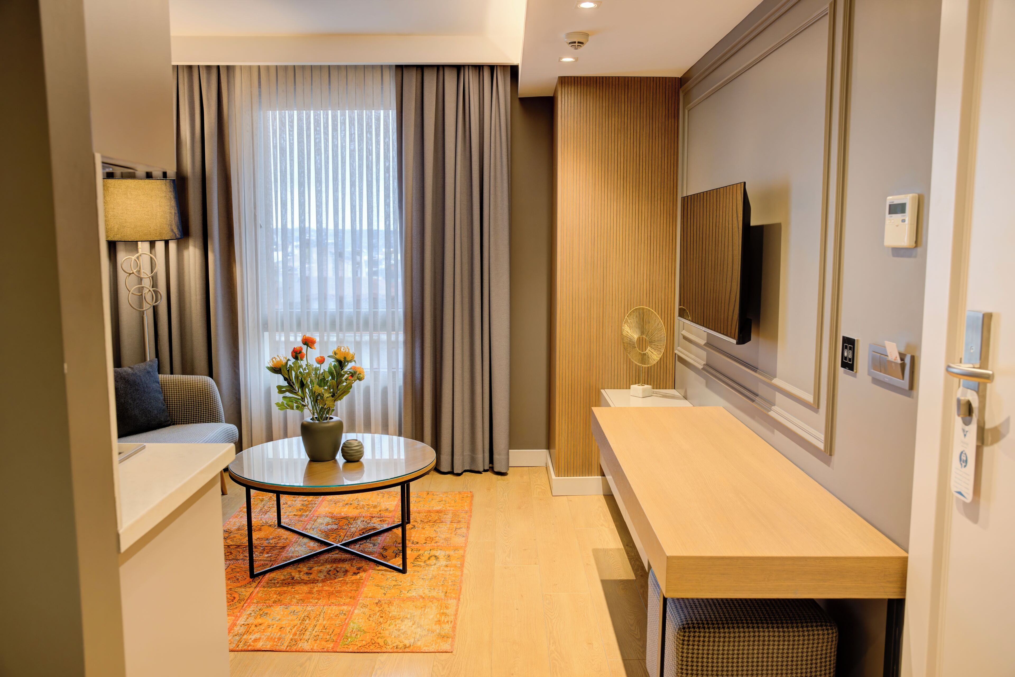 Photo - Valente Suites & Hotel
