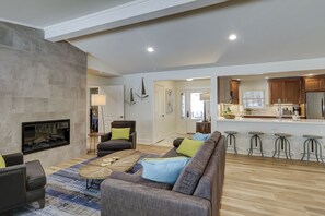 Smart TV, fireplace, DVD player, books