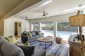 Smart TV, fireplace, DVD player, books