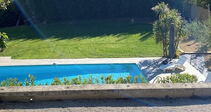 GROUND FLOOR OF VILLA WITH SWIMMING POOL AND PETANQUE COURT