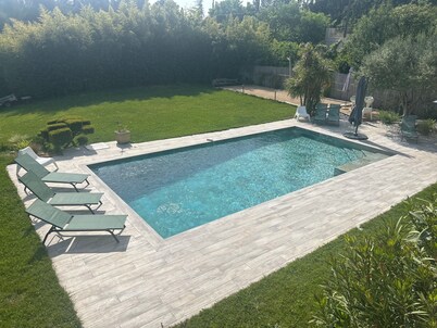 GROUND FLOOR VILLA WITH SWIMMING POOL FREE PARK AND PETANQUE COURT
