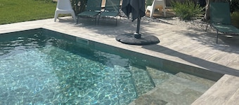 GROUND FLOOR VILLA WITH SWIMMING POOL FREE PARK AND PETANQUE COURT