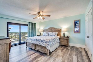 3 عدّة غرف نوم ومكواة/لوح كي وواي فاي مجانًا وملاءات أسرّة