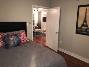 1 habitación, tabla de planchar con plancha, wifi y ropa de cama