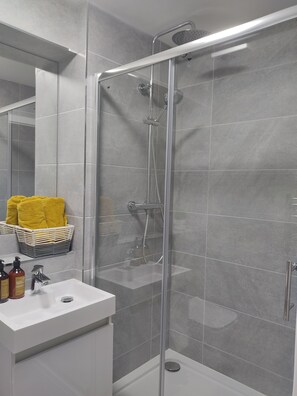 Apartment | Badezimmer