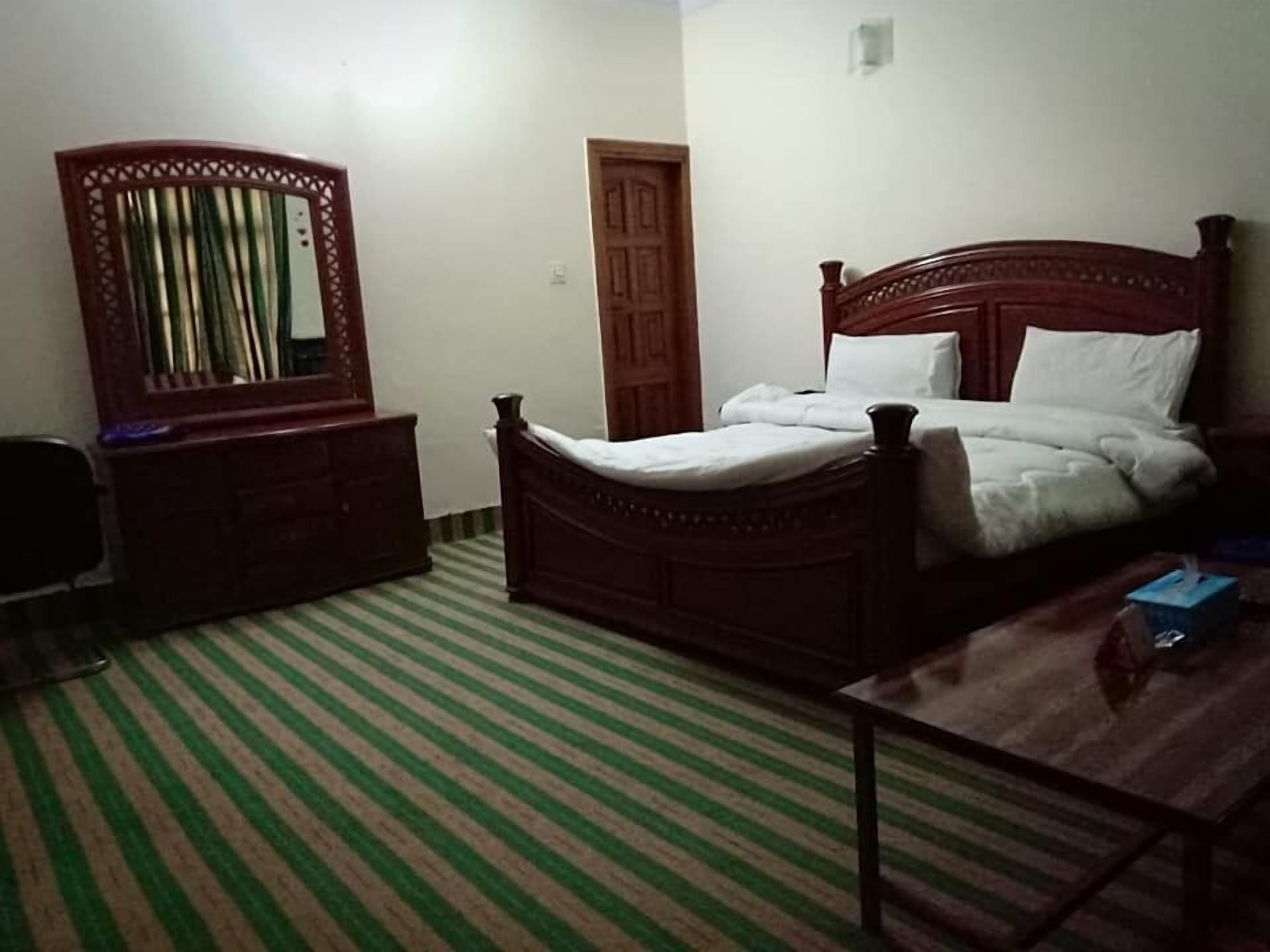 standard double room | free wifi, bed sheets