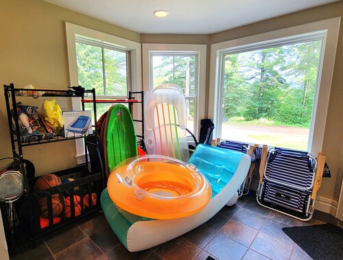 Luxury Lodge - Walk to Mirror Lake & Village - Mountain Views - Dog Friendly