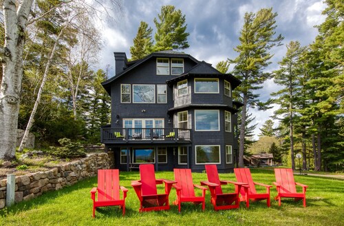 Luxury Lodge - Walk to Mirror Lake & Village - Mountain Views - Dog Friendly