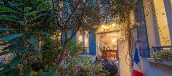 Townhouse with private garden