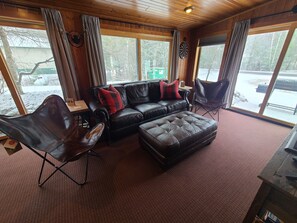 Smart-TV, peis, videospill og fotballspill