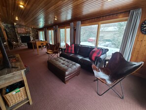 Smart-TV, peis, videospill og fotballspill