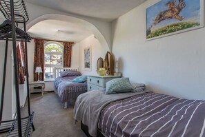 2 bedrooms, desk, iron/ironing board, travel cot