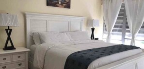 2 bedrooms, iron/ironing board, WiFi - Tranquility at its best (Freeport)