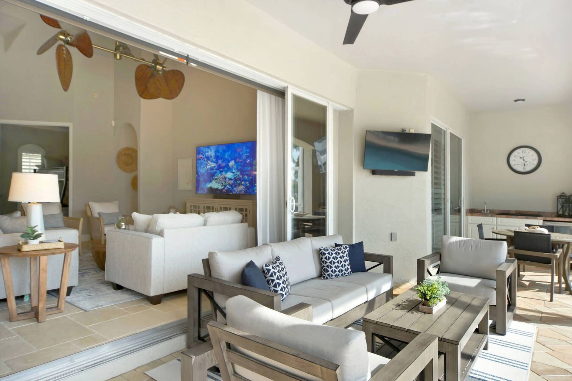 Smart-TV, videospill, bøker og PC-skjermer