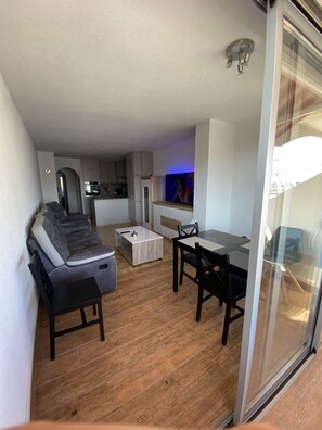 Smart-TV, Stereoanlage