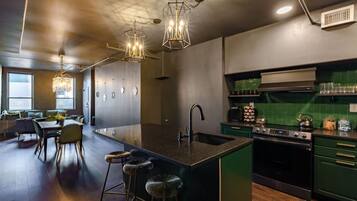 Fridge, microwave, oven, stovetop