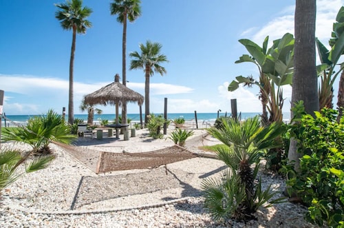 Hawaiian Inn Studios