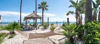 Hawaiian Inn Studios