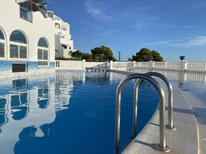 室內泳池、室外泳池