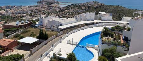 Indoor pool, outdoor pool