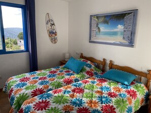 2 slaapkamers, een strijkplank/strijkijzer, gratis wifi, rolstoeltoegang