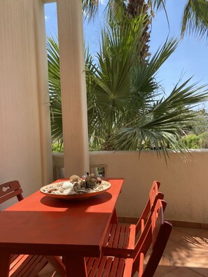 Outdoor dining