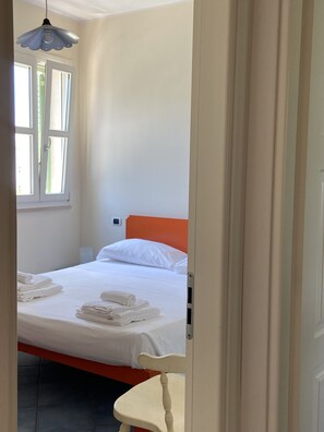 3 bedrooms, in-room safe, iron/ironing board, free WiFi