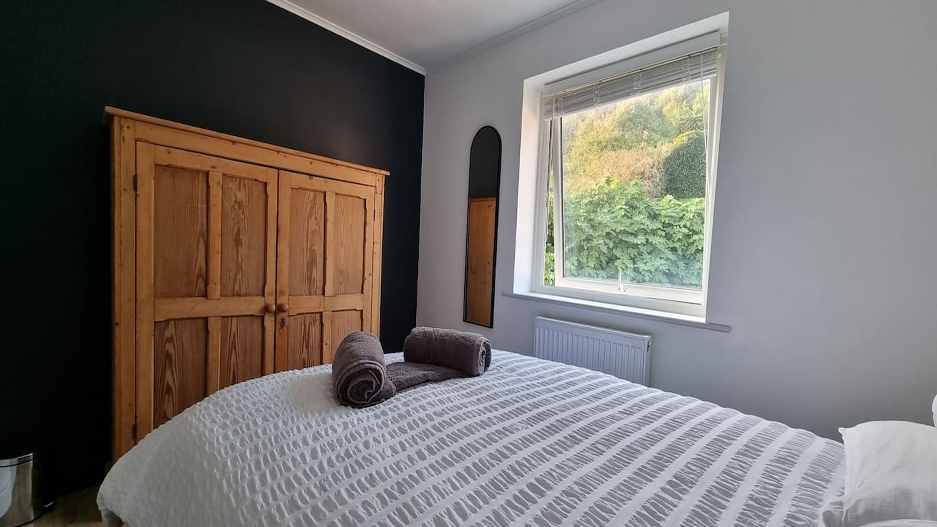 1 chambre, bureau, fer et planche à repasser, Wi-Fi gratuit