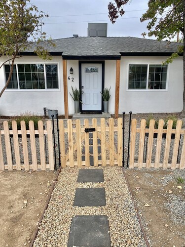 AC Farmhouse in Old Town 