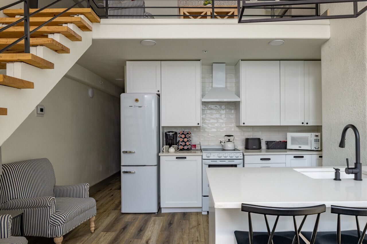 冰箱、微波炉、烤箱、炉灶