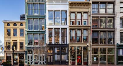 Main Street Farmhouse. City Retreat by Hollyhock