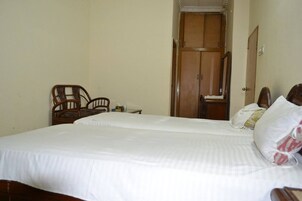 Free WiFi, bed sheets