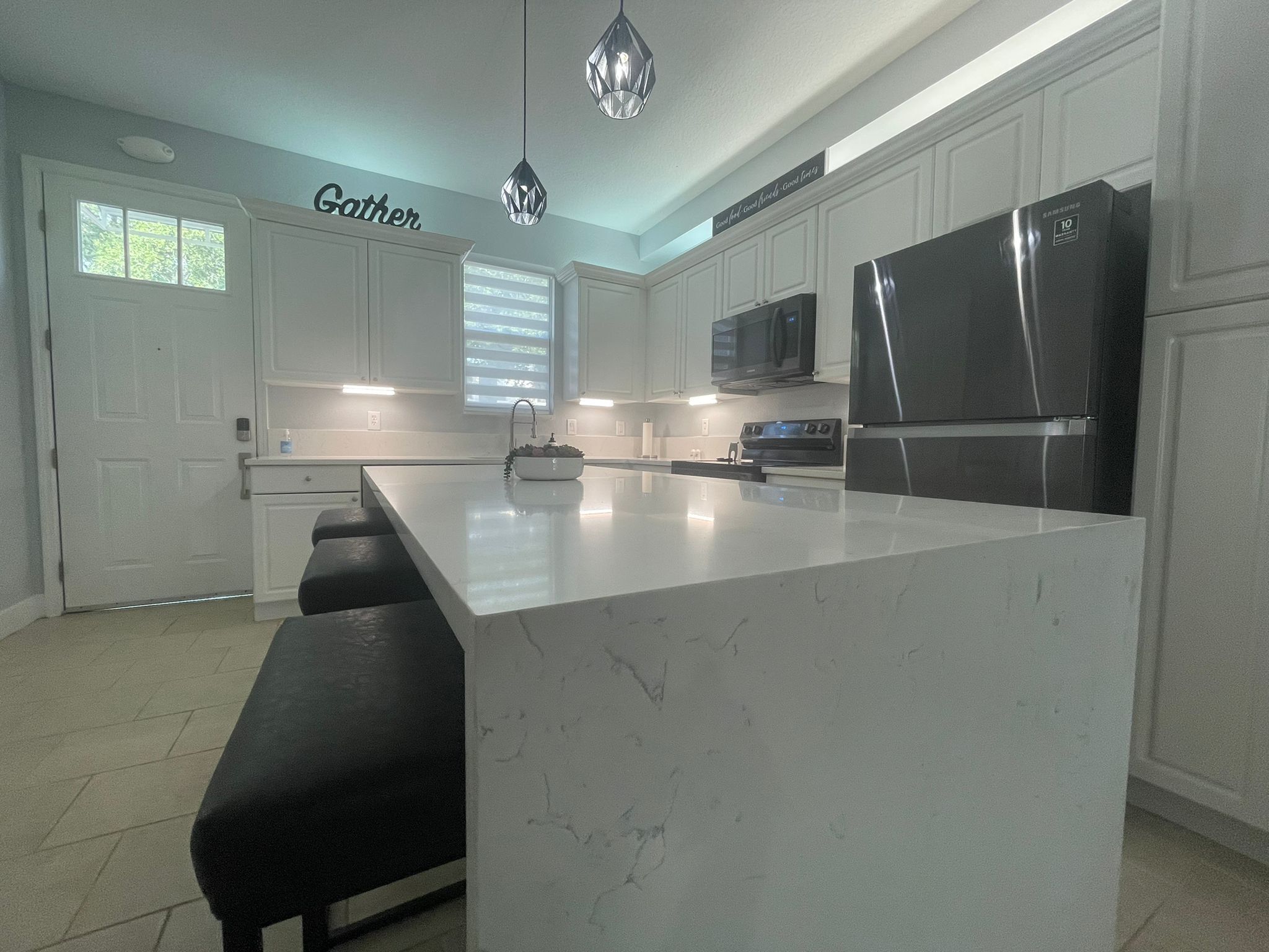 New Modern Relaxing TH, w/ Pool & Close to Disney Parks
