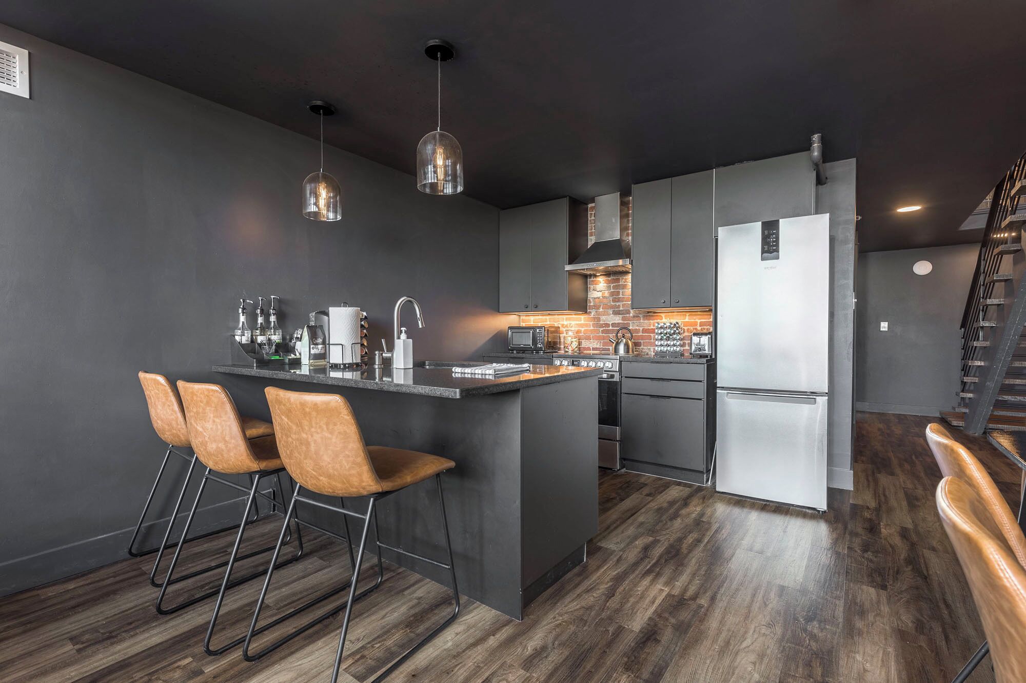 雪櫃、微波爐、焗爐、爐具