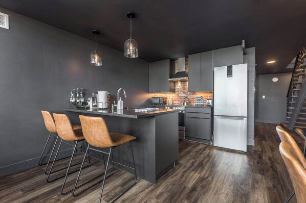 Fridge, microwave, oven, stovetop - DerbyCity Plush Loft. Gather in Style by Hollyhock (Louisville)