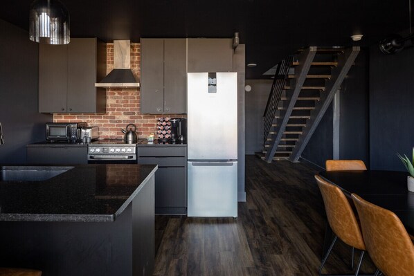 Fridge, microwave, oven, stovetop
